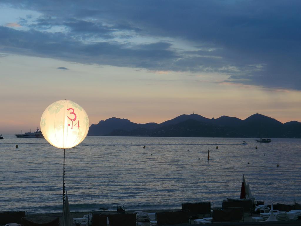 Cannes - View Cap Esterel Exterior photo
